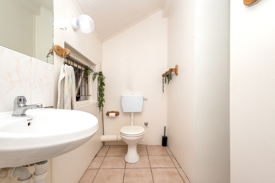 1 Bedroom Property for Sale in Kenilworth Western Cape